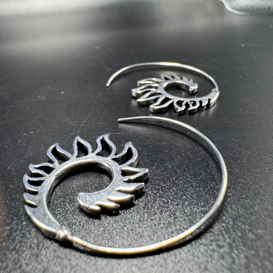 Boucles d'oreilles indiennes artisanales argentées