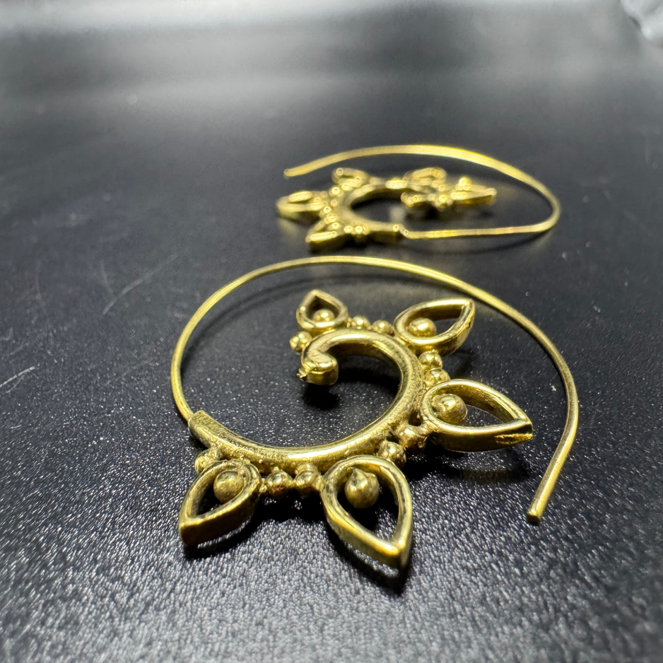 Boucles d'oreilles indiennes artisanales dorées
