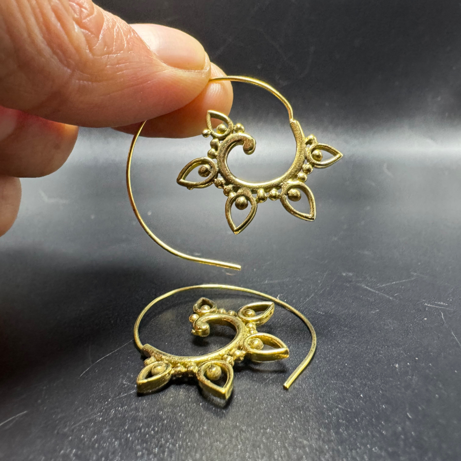 Boucles d'oreilles indiennes artisanales dorées