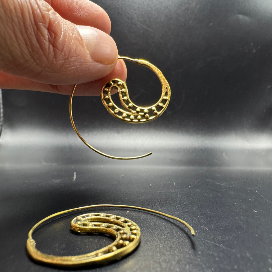 Boucles d'oreilles indiennes artisanales dorées