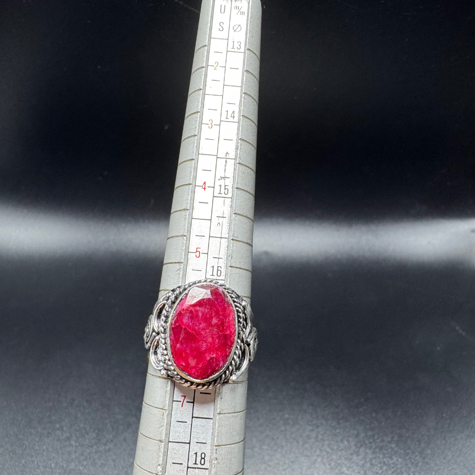 Bague indienne orné d’un rubis