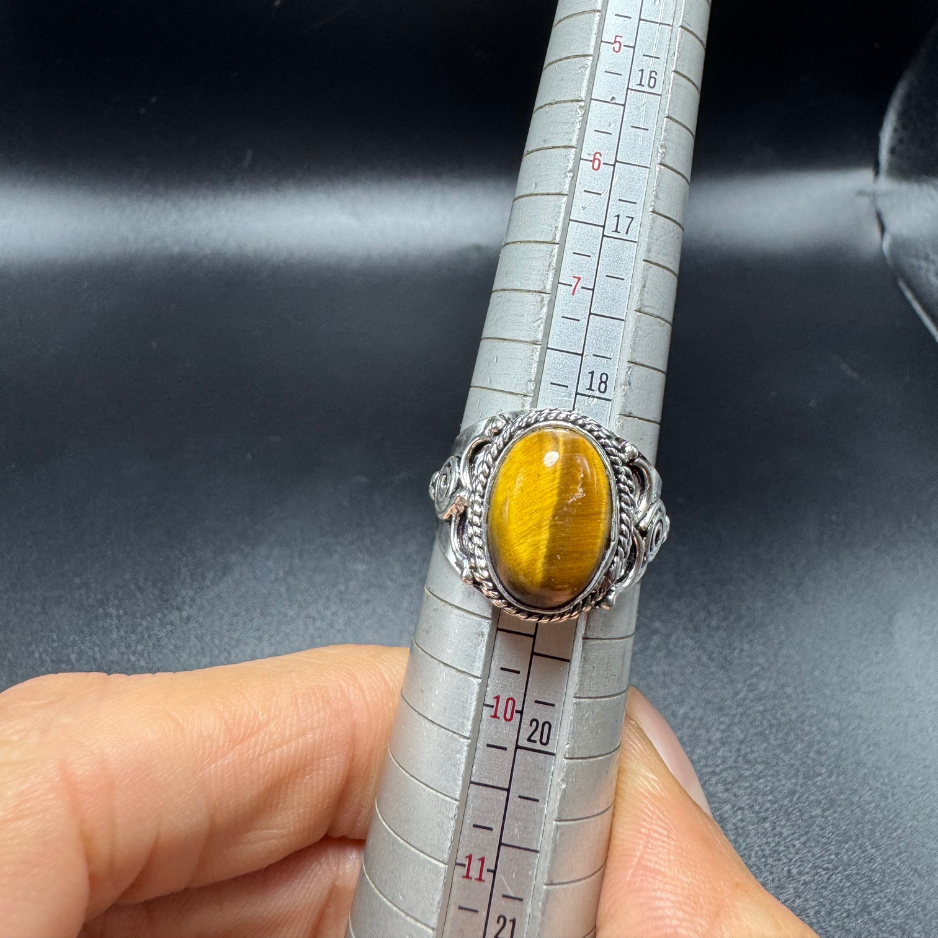 Bague indienne orné d’un oeil de tigre