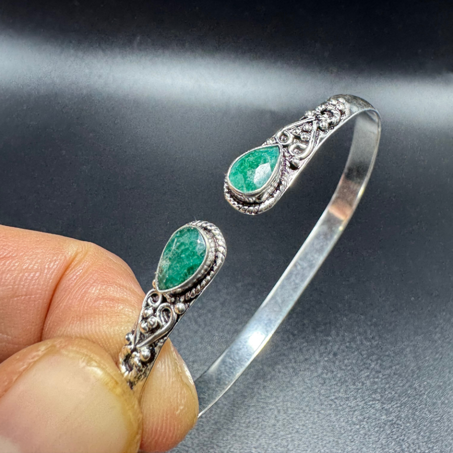 Bracelet indien argenté émeraude
