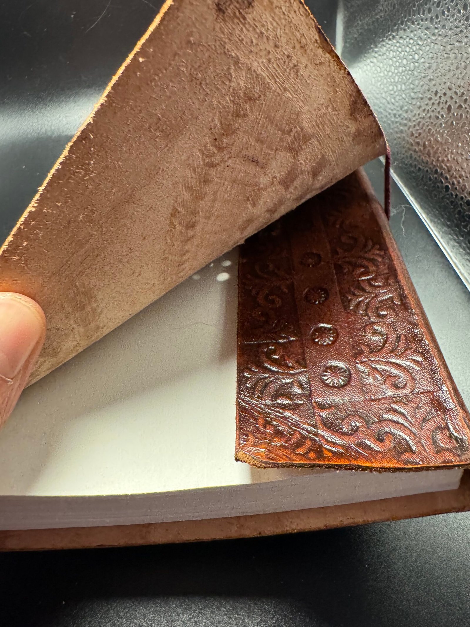 Carnet en cuir fait main avec pierre naturel – Artisanat d’Inde