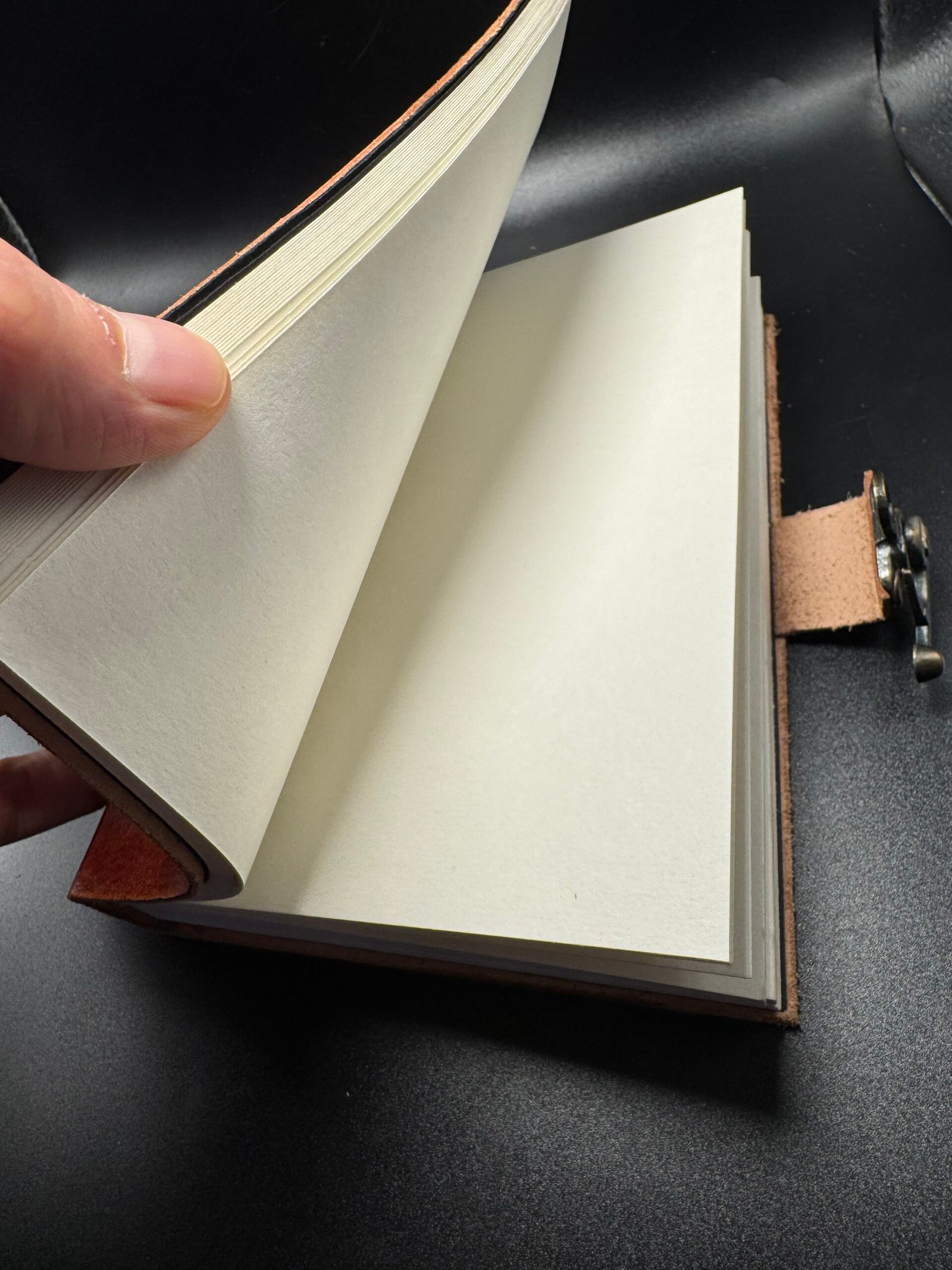 Carnet en cuir fait main neutre sans motif – Artisanat d’Inde