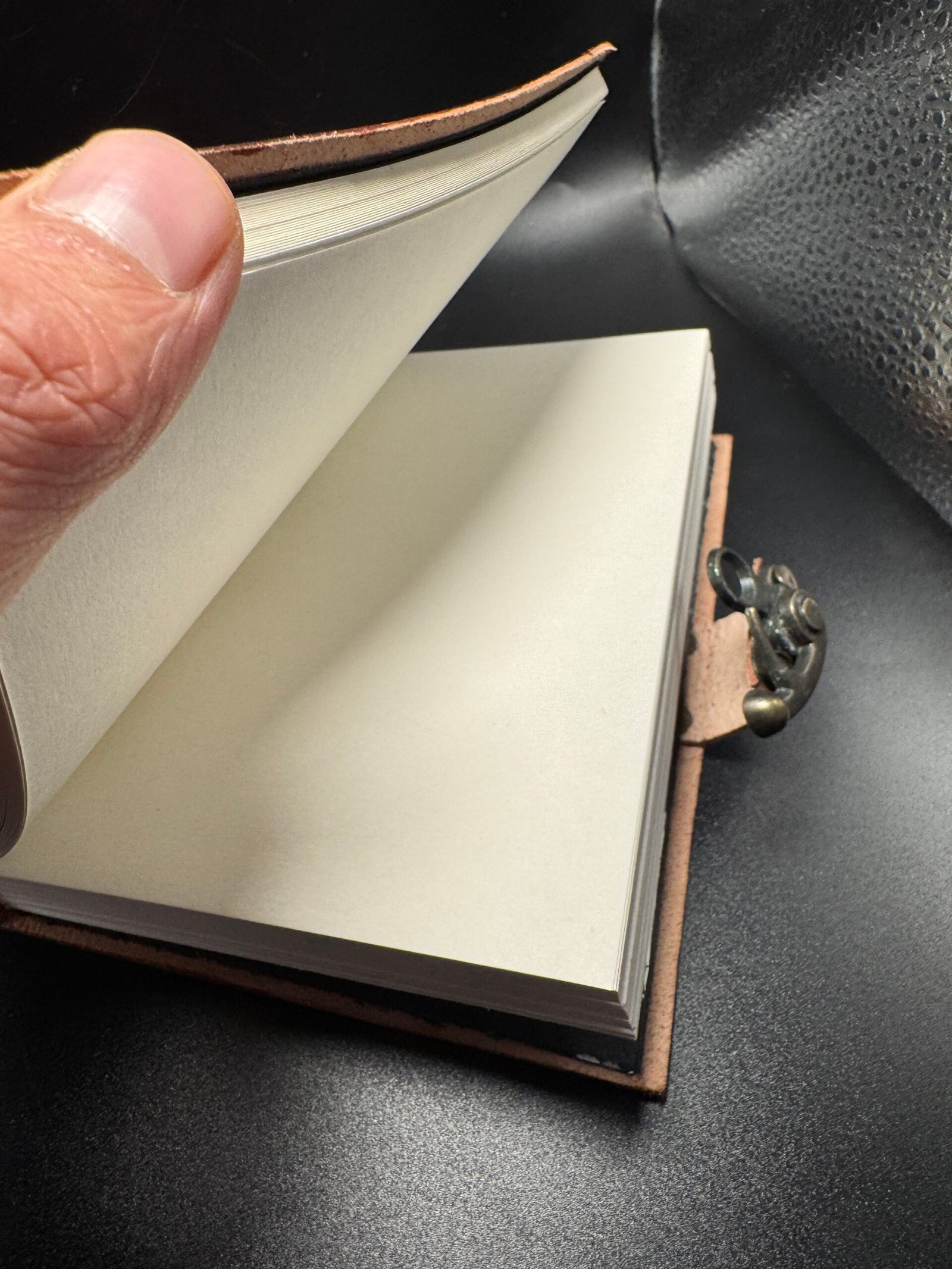 Carnet en cuir fait main neutre sans motif – Artisanat d’Inde