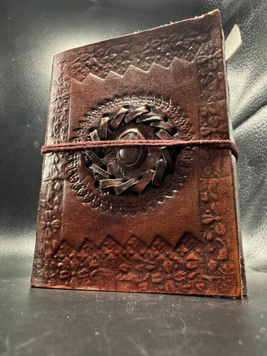 Carnet en cuir fait main avec pierre naturelle – Artisanat d’Inde