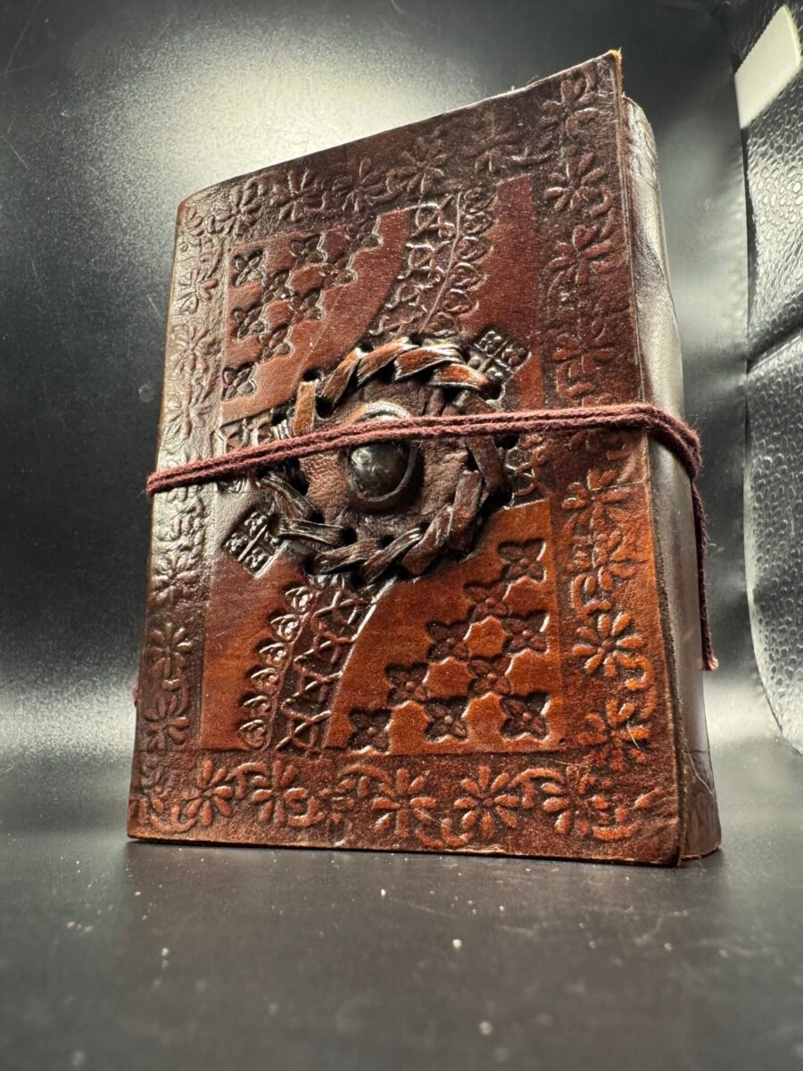 Carnet en cuir fait main avec pierre naturelle – Artisanat d’Inde