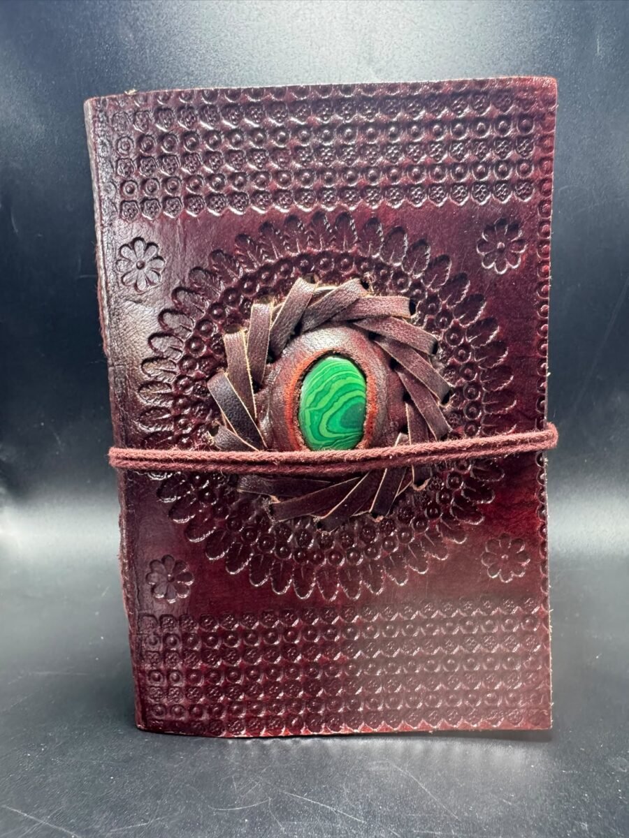 Carnet en cuir fait main avec pierre malachite