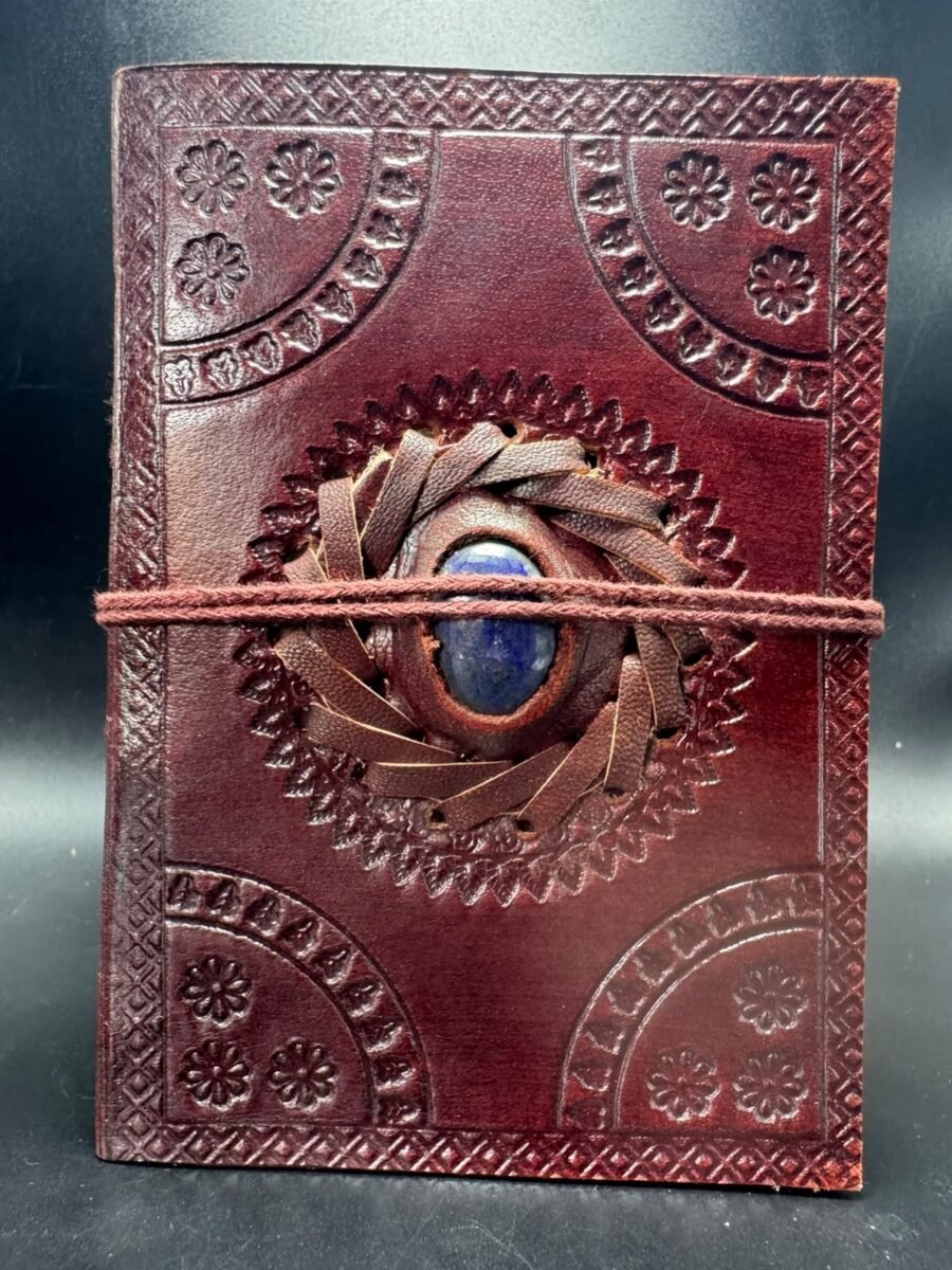 Carnet en cuir fait main avec pierre lapis lazuli