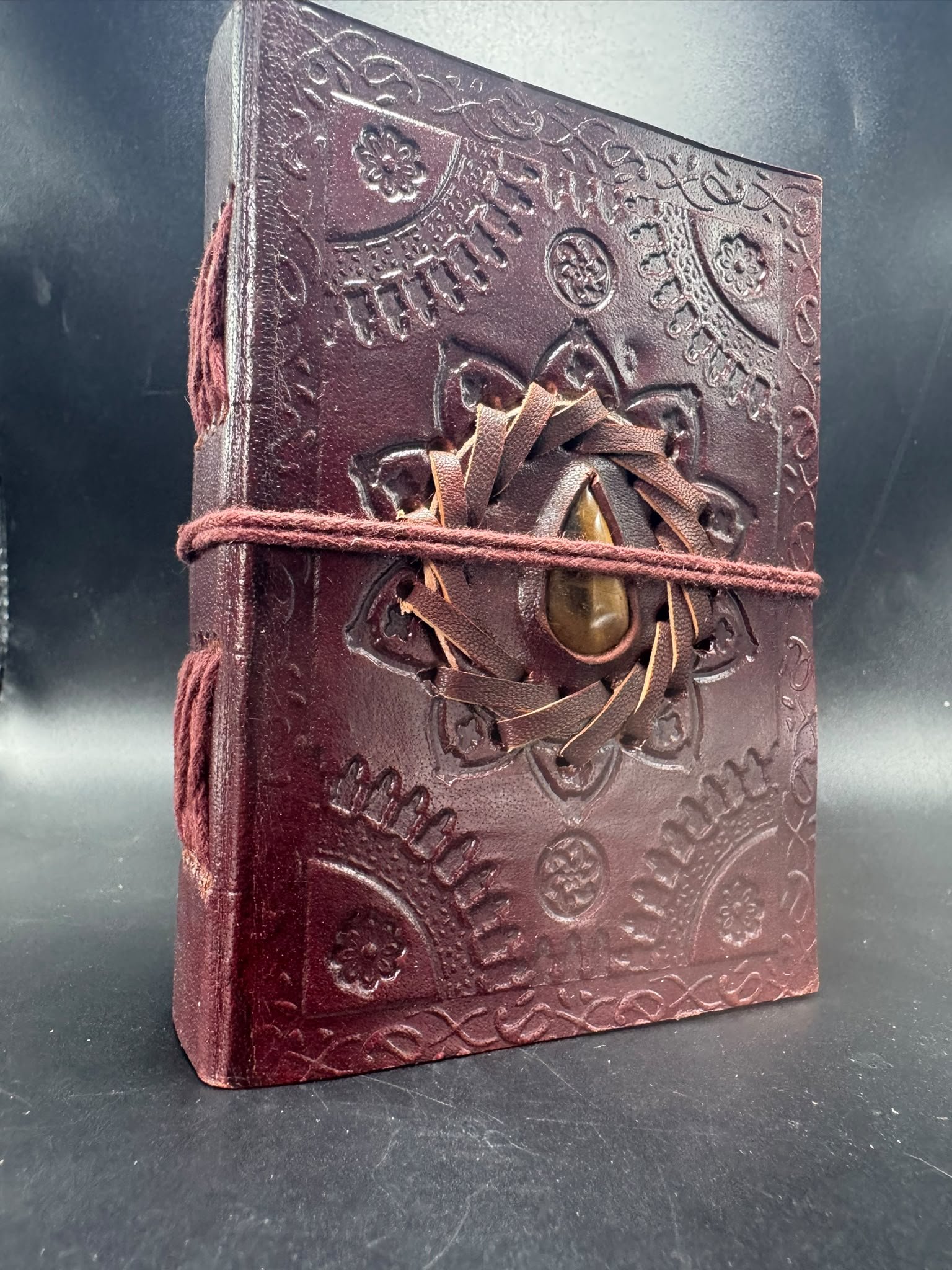 Carnet en cuir fait main avec pierre oeil de tigre – Image 3