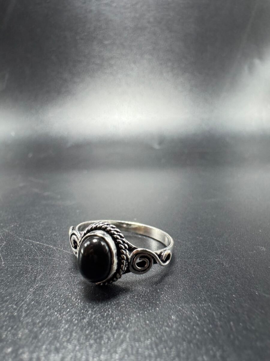Bague indienne orné d’une tourmaline